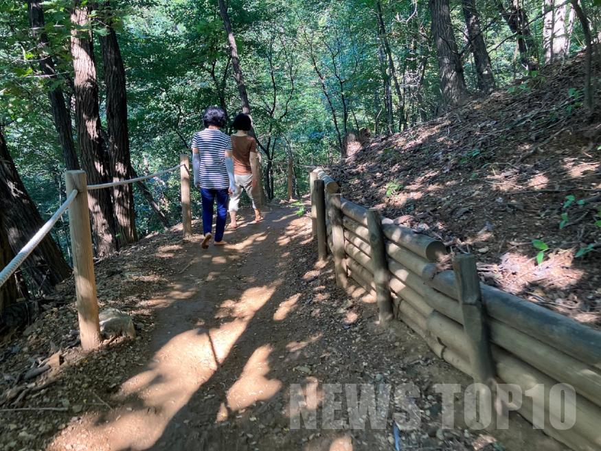 1. 서리풀공원 맨발길 이용모습.JPG