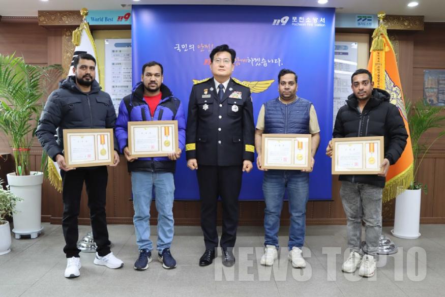 표창 수여식 사진.jpg