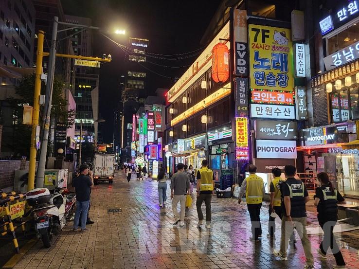 강남역 일대 위생지도점검 사진.jpg