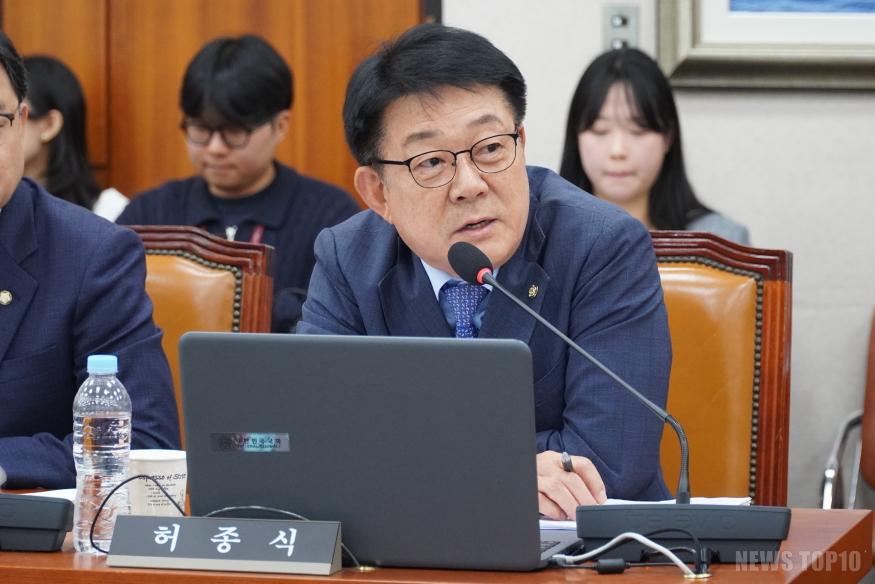 허종식_의원님_질의사진.JPG