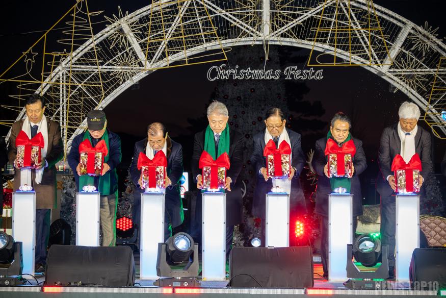 1120 계양구, ‘2025 크리스마스 페스타’ 점등... 환상적인 겨울빛 축제 개막(3).jpg