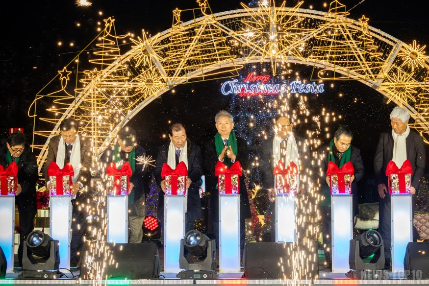 1120 계양구, ‘2025 크리스마스 페스타’ 점등... 환상적인 겨울빛 축제 개막(5).jpg