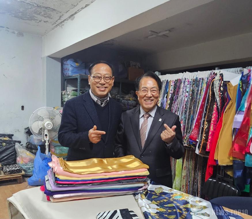 영진스카프 한승우 대표, 굿윌스토어에 세 번째 스카프 1천개 기증 사진 1.jpg