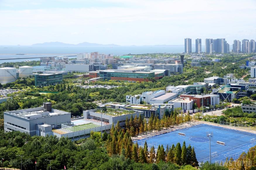 (250819)송도국제도시 4공구에 생산 및 연구시설을 확장 중인 셀트리온.JPG
